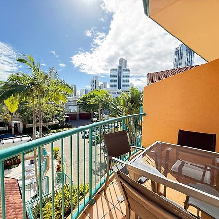 Karana Palms Resort Gold Coast Buitenkant foto