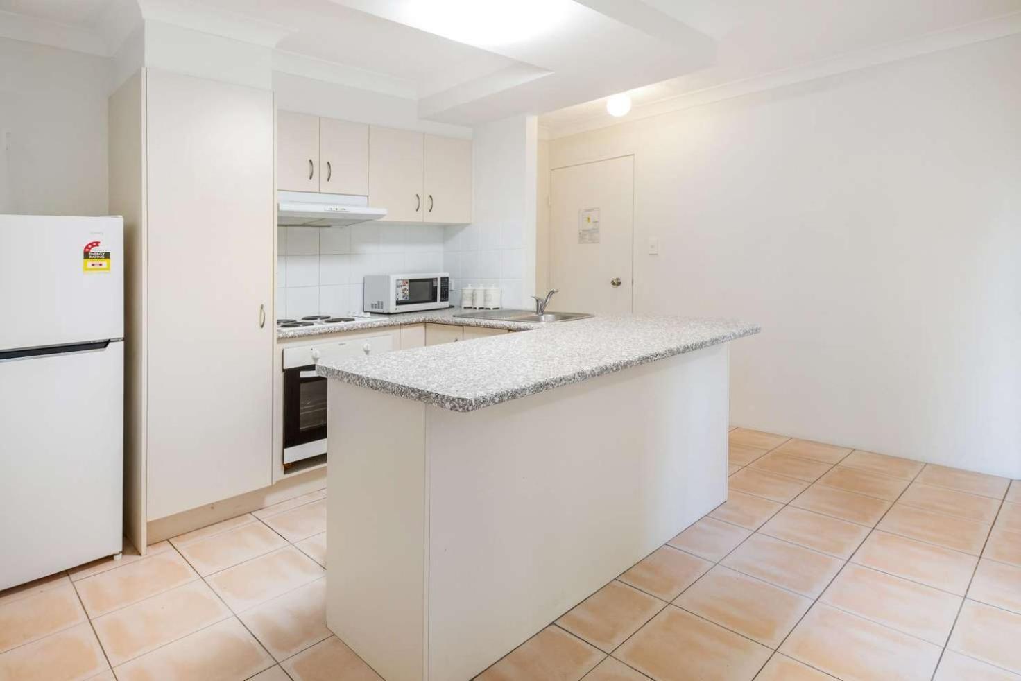 Karana Palms Resort Gold Coast Buitenkant foto