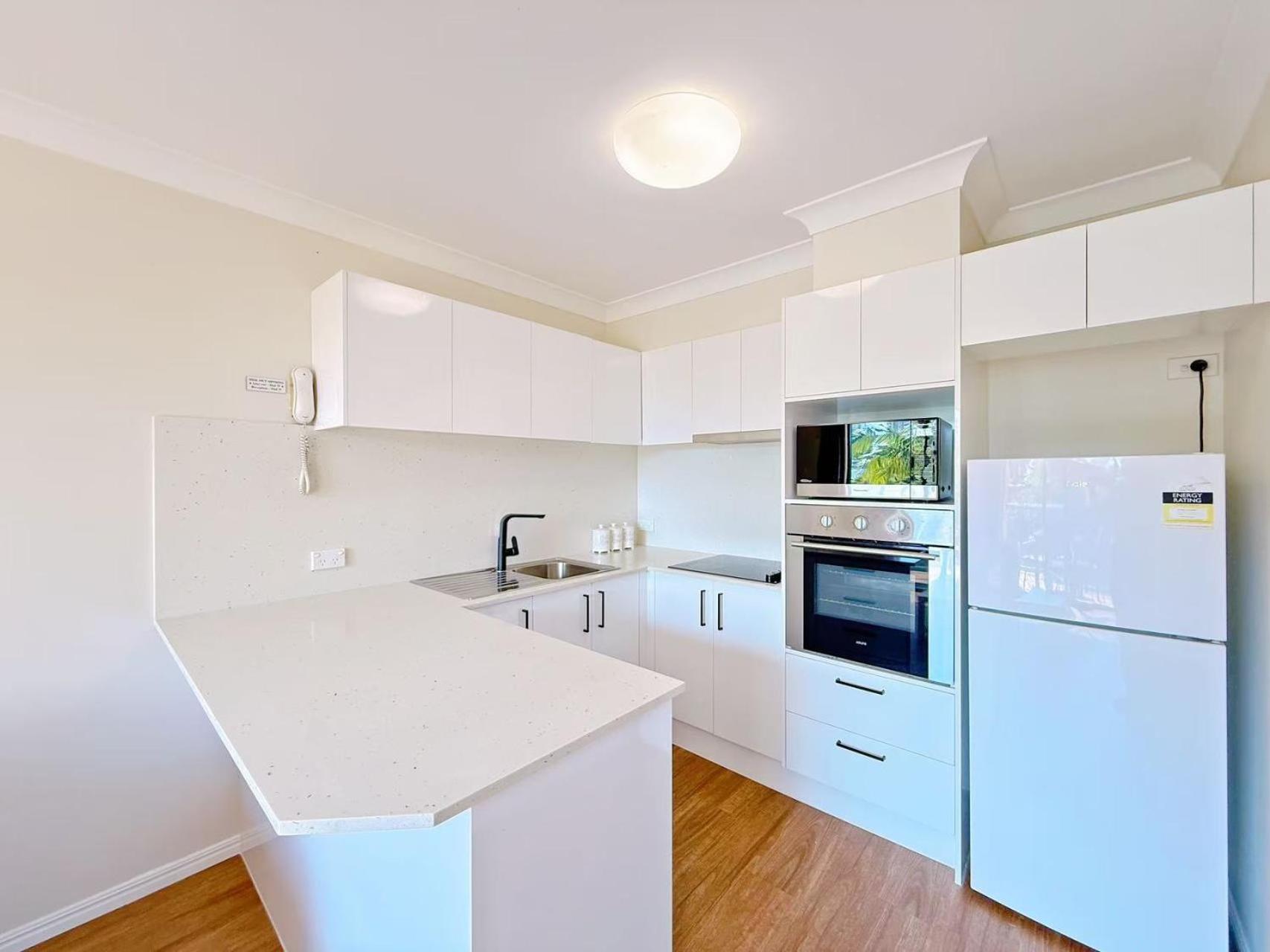 Karana Palms Resort Gold Coast Buitenkant foto