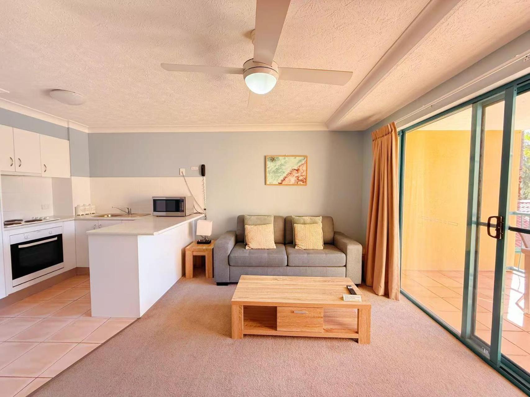 Karana Palms Resort Gold Coast Buitenkant foto