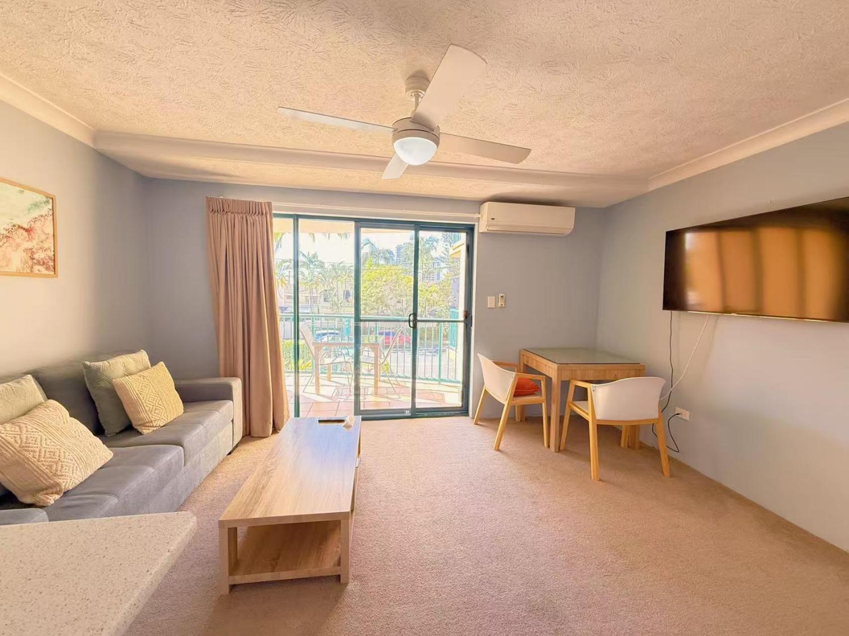 Karana Palms Resort Gold Coast Buitenkant foto